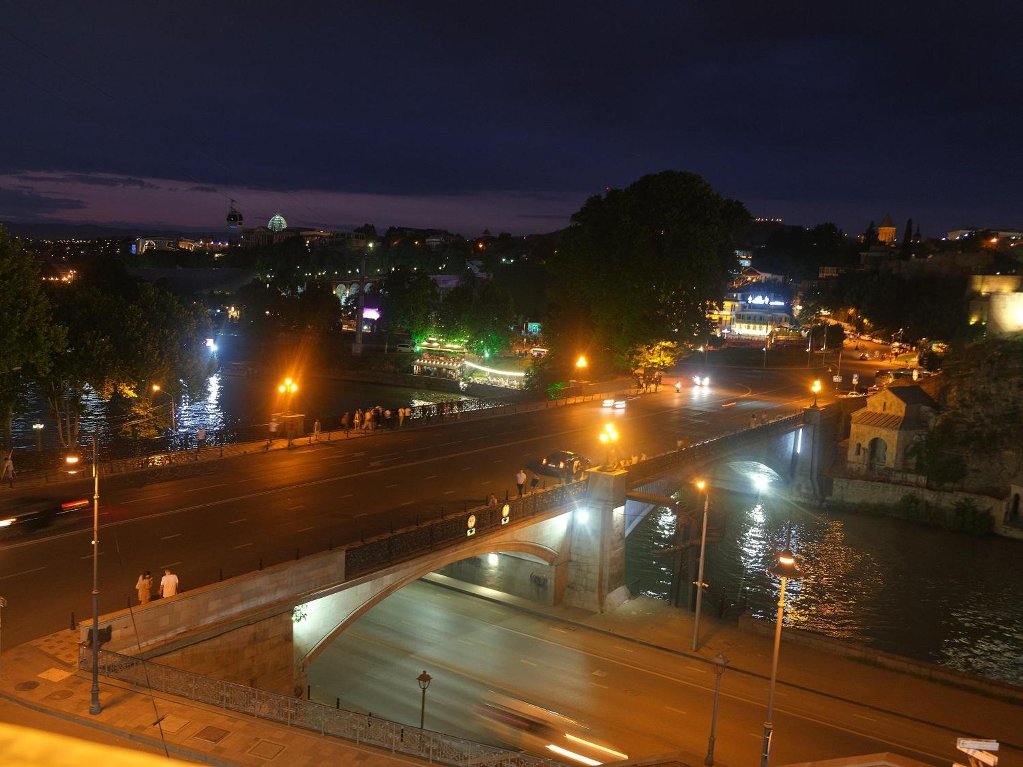 Meidan Inn Tbilisi Ngoại thất bức ảnh