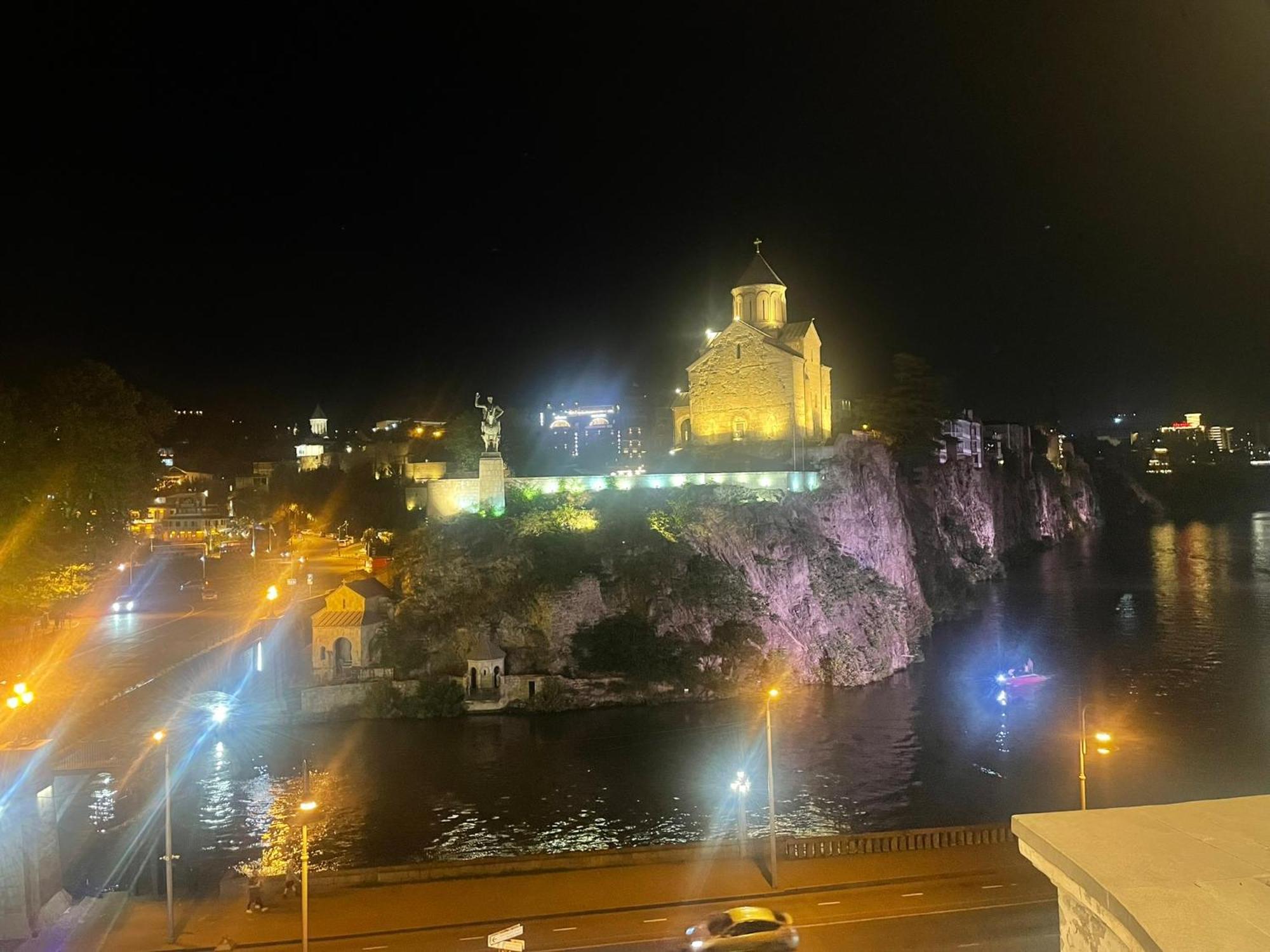 Meidan Inn Tbilisi Ngoại thất bức ảnh
